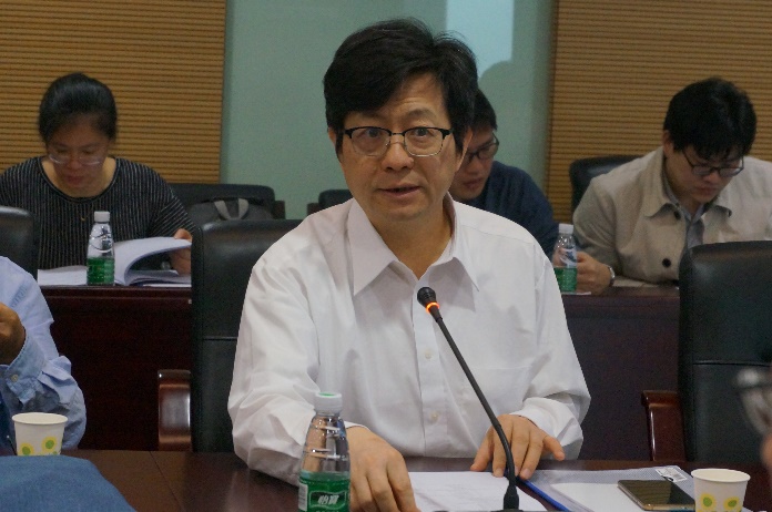 中国人民大学董事长助理杜小勇教授主持会议